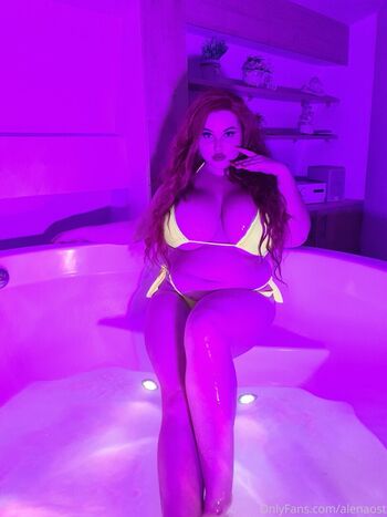 Alena Ostanova / alenaost