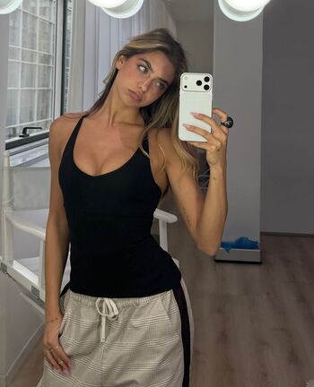 Full leaked Alessia lanza page private onlyfans photo