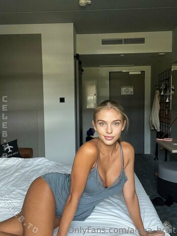 Full leaked Alexa breit page private onlyfans photo