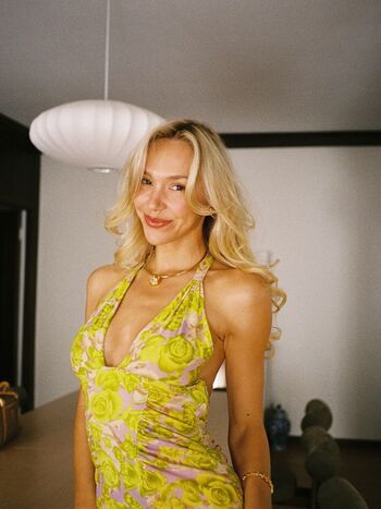 Full leaked Alexis ren  page private onlyfans photo