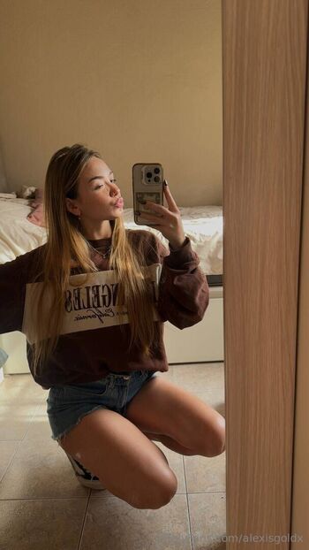 Full leaked Alexisgoldx private onlyfans photo