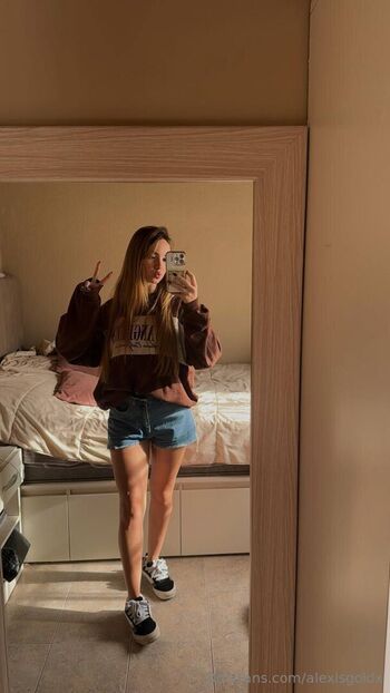 Full leaked Alexisgoldx private onlyfans photo
