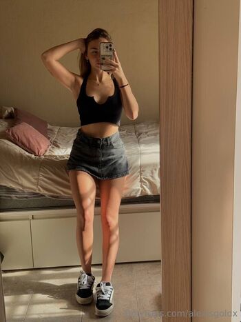 Full leaked Alexisgoldx private onlyfans photo