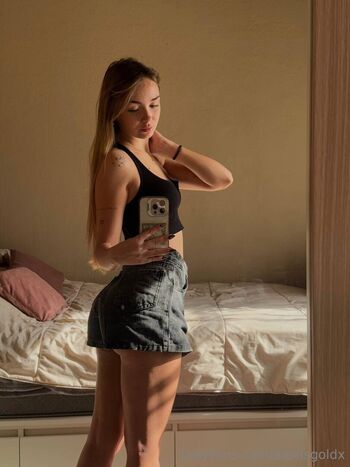 Full leaked Alexisgoldx private onlyfans photo