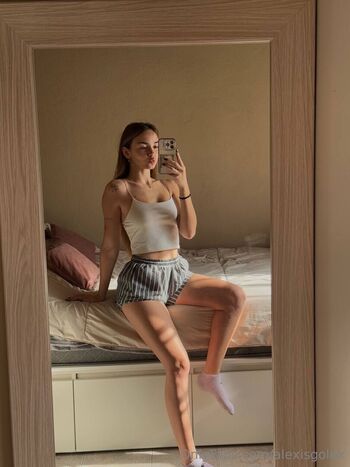 Full leaked Alexisgoldx private onlyfans photo