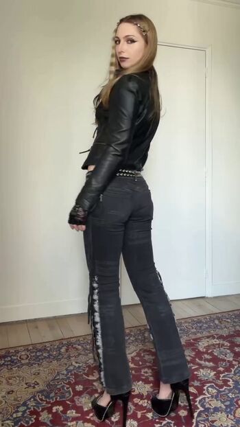 Full leaked Alice crocopine private onlyfans photo