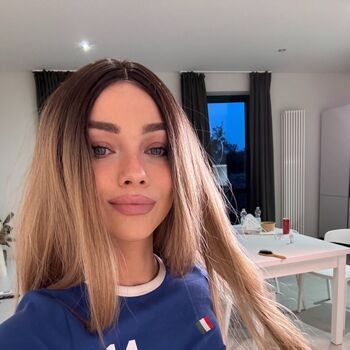 Full leaked Alicelatspreferita private onlyfans photo