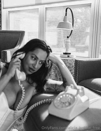 alicia_justine_free