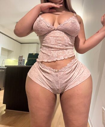 Full leaked Aliiyarose private onlyfans photo