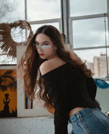 Full leaked Alinaavii page private onlyfans photo