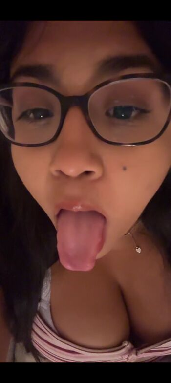 Full leaked Alinalovespickless private onlyfans photo