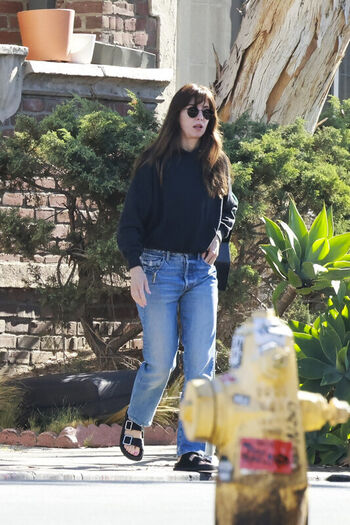 Full leaked Alison brie page private onlyfans photo