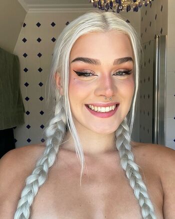 Full leaked Alix ablaze private onlyfans photo