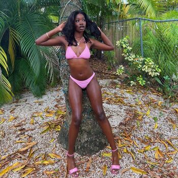 Full leaked Aliyah bah private onlyfans photo