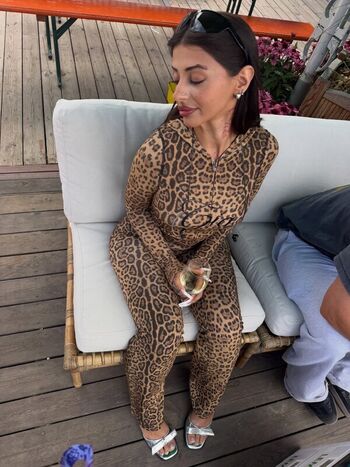 Full leaked Alizade page private onlyfans photo