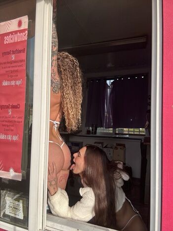 Full leaked Allieamourxx private onlyfans photo