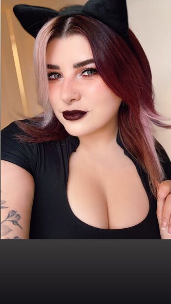Full leaked Alluux private onlyfans photo