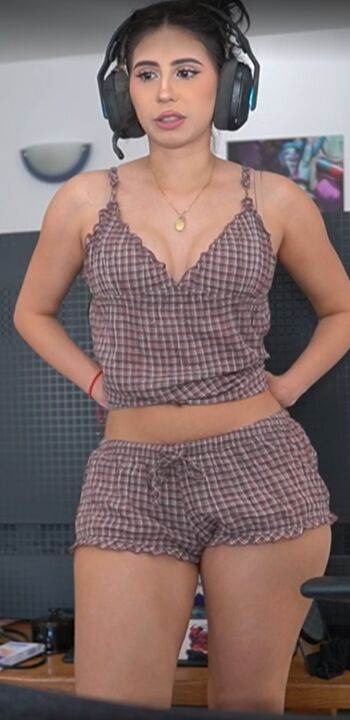 Full leaked Aloonea private onlyfans photo