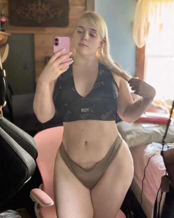 Full leaked Alsoamandarae private onlyfans photo