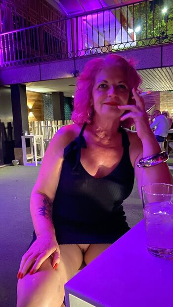 Full leaked Amalia hotwife page private onlyfans photo