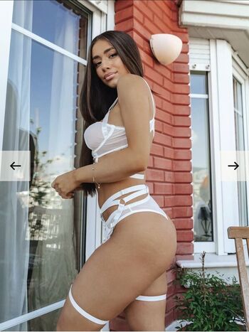 Full leaked Amaliaa t page private onlyfans photo