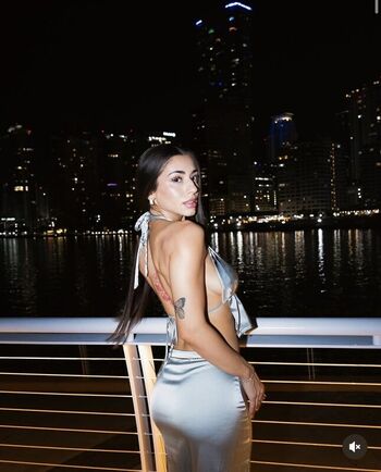 Full leaked Amaliaa t page private onlyfans photo