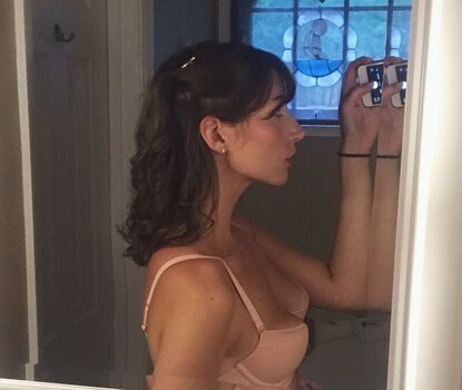 Full leaked Amaltheaorchid private onlyfans photo