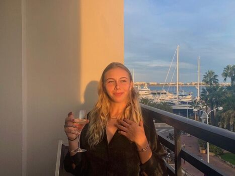 Full leaked Amanda anisimova page private onlyfans photo