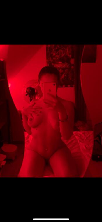 Full leaked Amandine private onlyfans photo