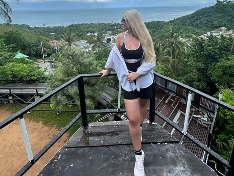 Full leaked Amber koltzow bastick private onlyfans photo