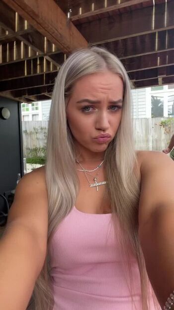 Full leaked Amelia hinton white page private onlyfans photo