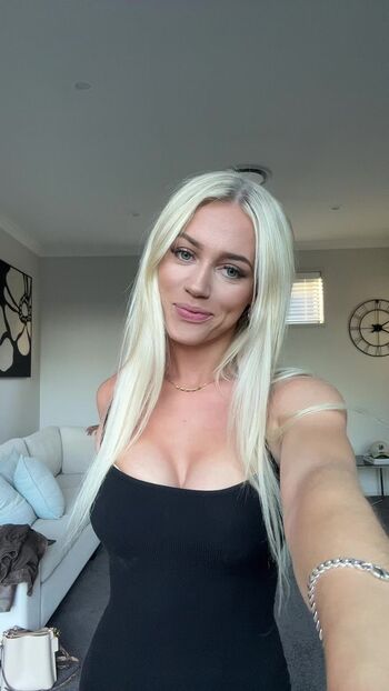 Full leaked Amelia hinton white private onlyfans photo