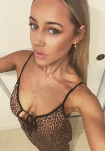 Full leaked Amelia hinton white private onlyfans photo