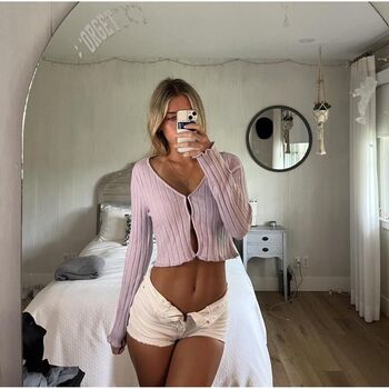Full leaked Ameliapelto  page private onlyfans photo