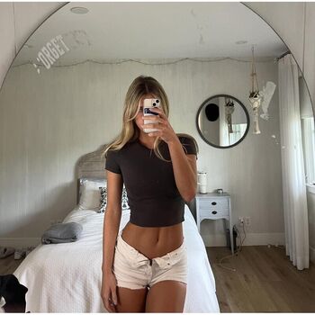 Full leaked Ameliapelto  page private onlyfans photo