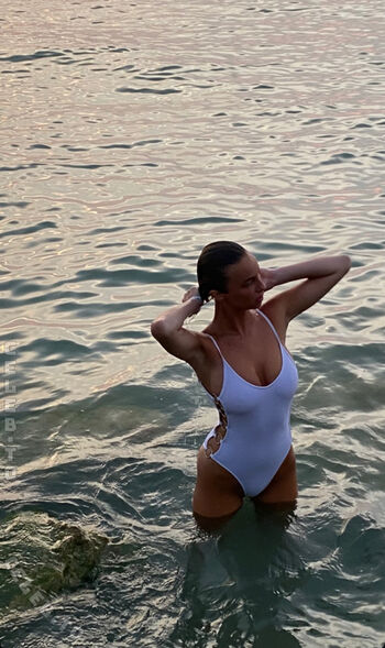 Full leaked Amelie manzoli private onlyfans photo