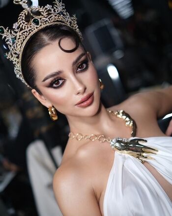 Full leaked Amy viranya berry page private onlyfans photo