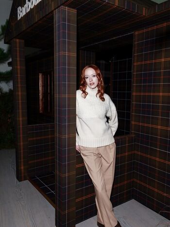 Amybeth McNulty