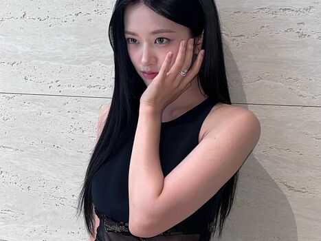 An Yujin 안유진 |