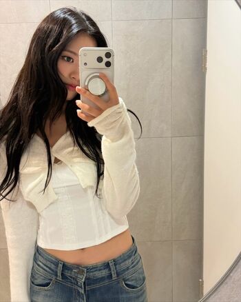 An Yujin 안유진 |