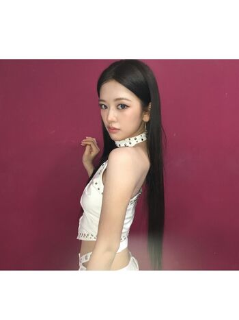 An Yujin 안유진 |