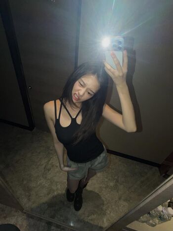 An Yujin 안유진 |