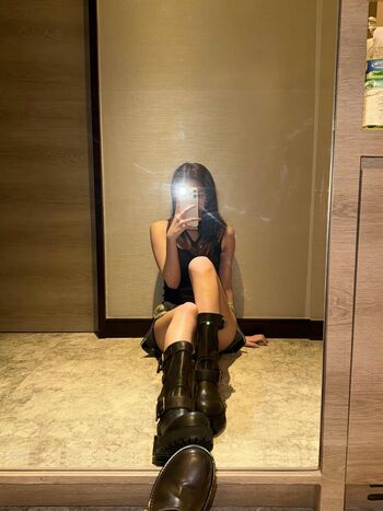 Full leaked An yujin page private onlyfans photo