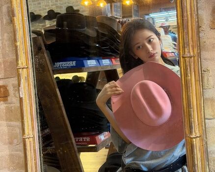 Full leaked An yujin page private onlyfans photo