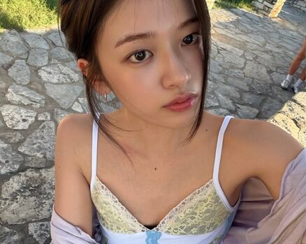 Full leaked An yujin page private onlyfans photo