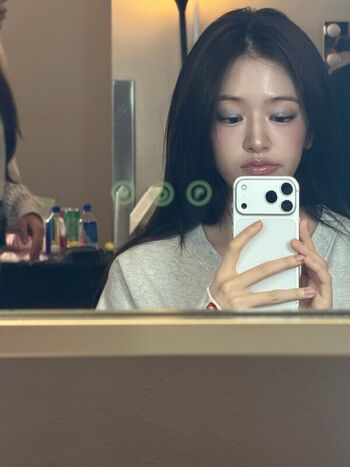 Full leaked An yujin private onlyfans photo