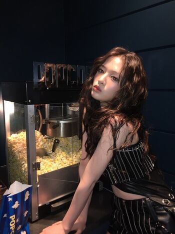 Full leaked An yujin private onlyfans photo
