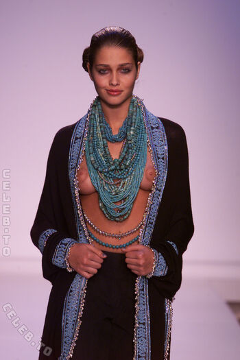 Ana Beatriz Barros