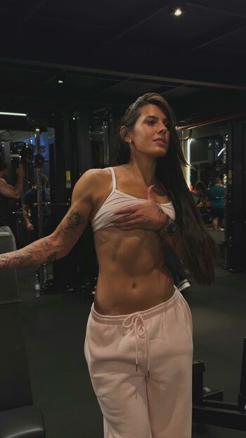 Ana Castela