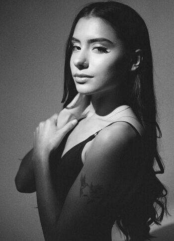 Ana Mcroski